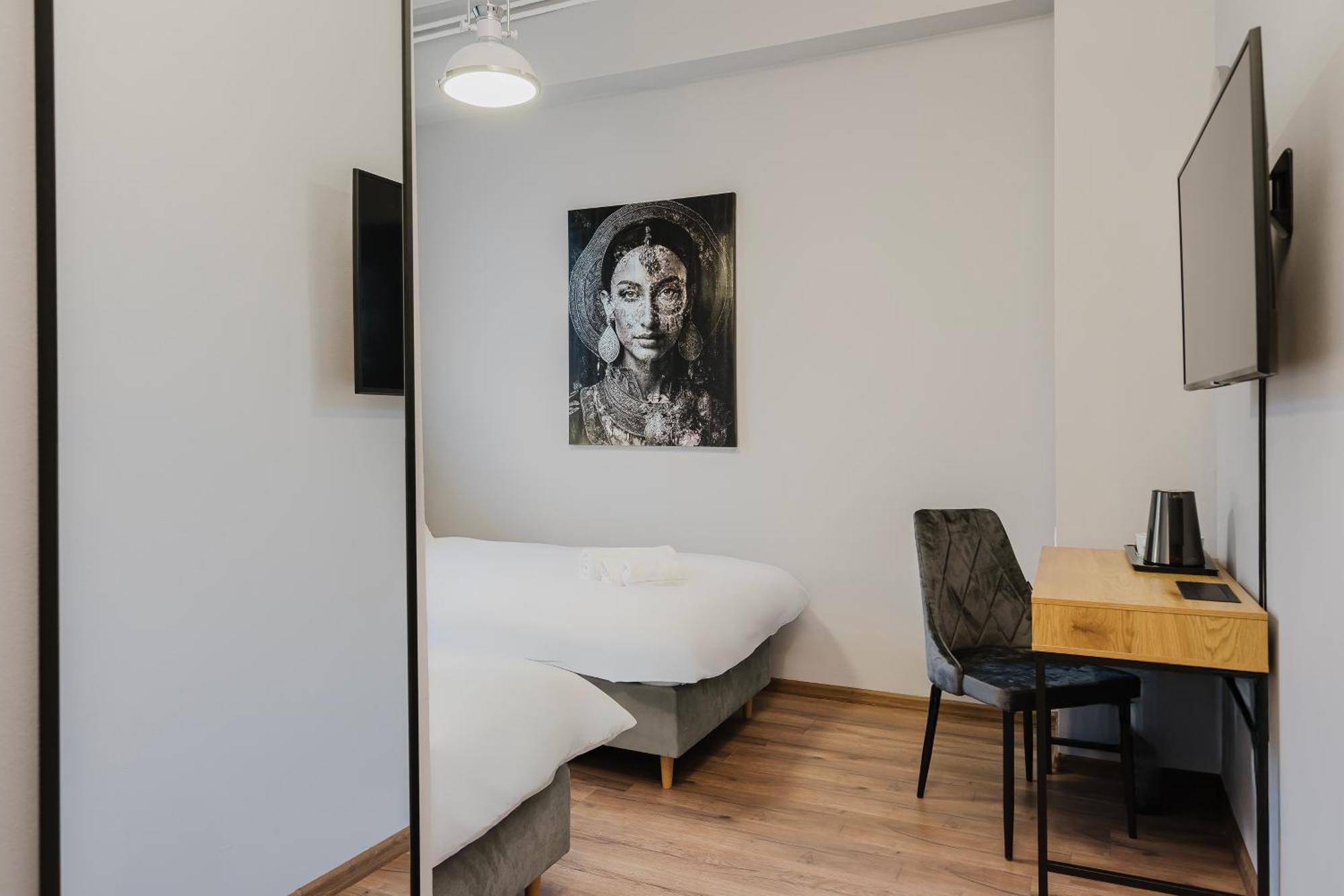 Hala Hostel - Pokoje Na Wylacznosc Tuz Przy Dworcu 그디니아 외부 사진