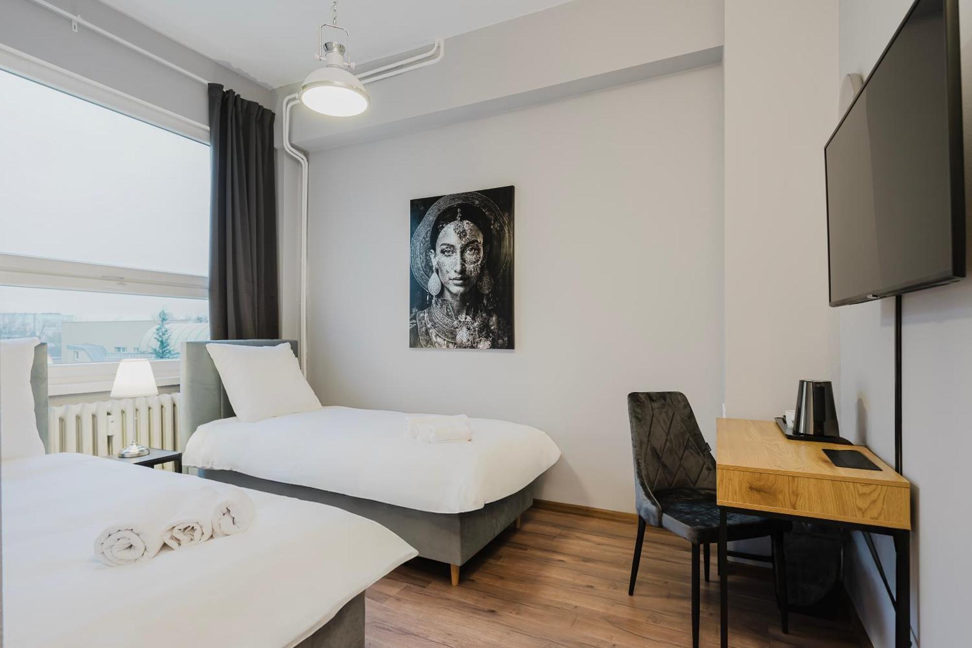 Hala Hostel - Pokoje Na Wylacznosc Tuz Przy Dworcu 그디니아 외부 사진