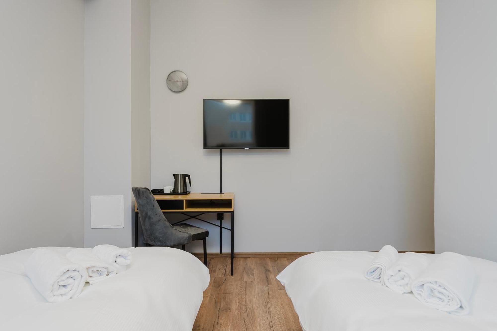 Hala Hostel - Pokoje Na Wylacznosc Tuz Przy Dworcu 그디니아 외부 사진