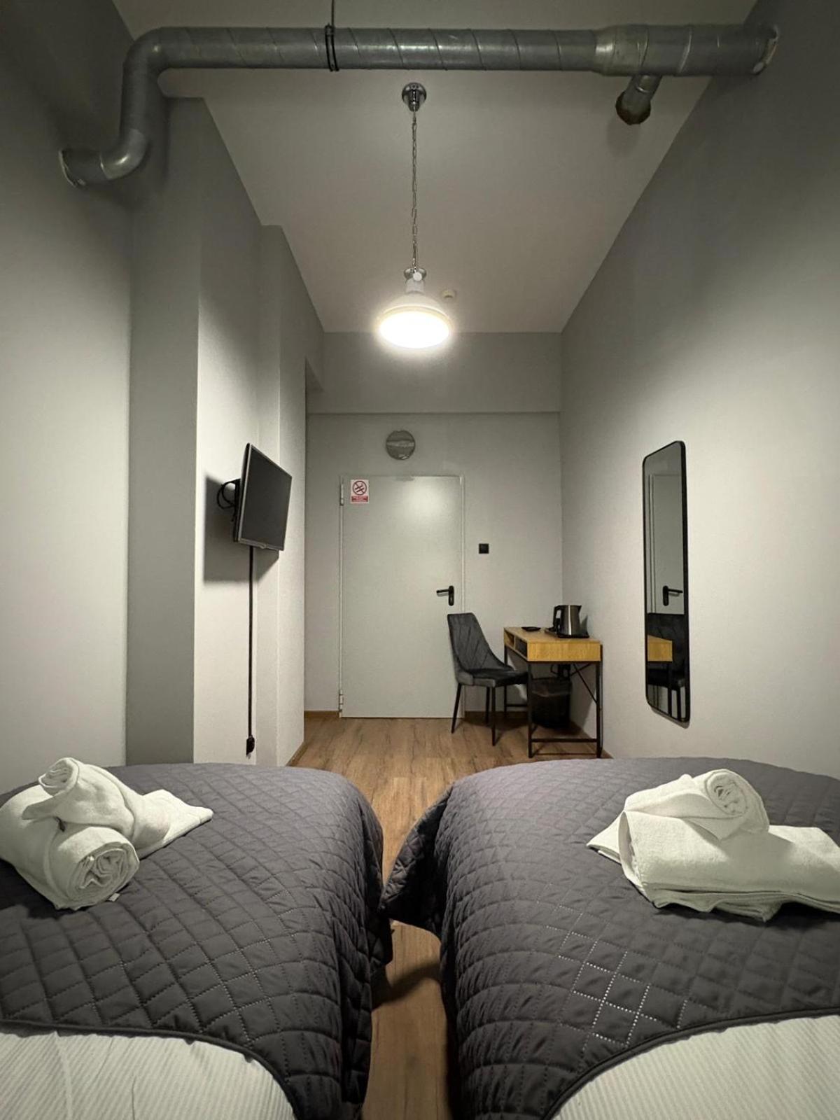 Hala Hostel - Pokoje Na Wylacznosc Tuz Przy Dworcu 그디니아 외부 사진