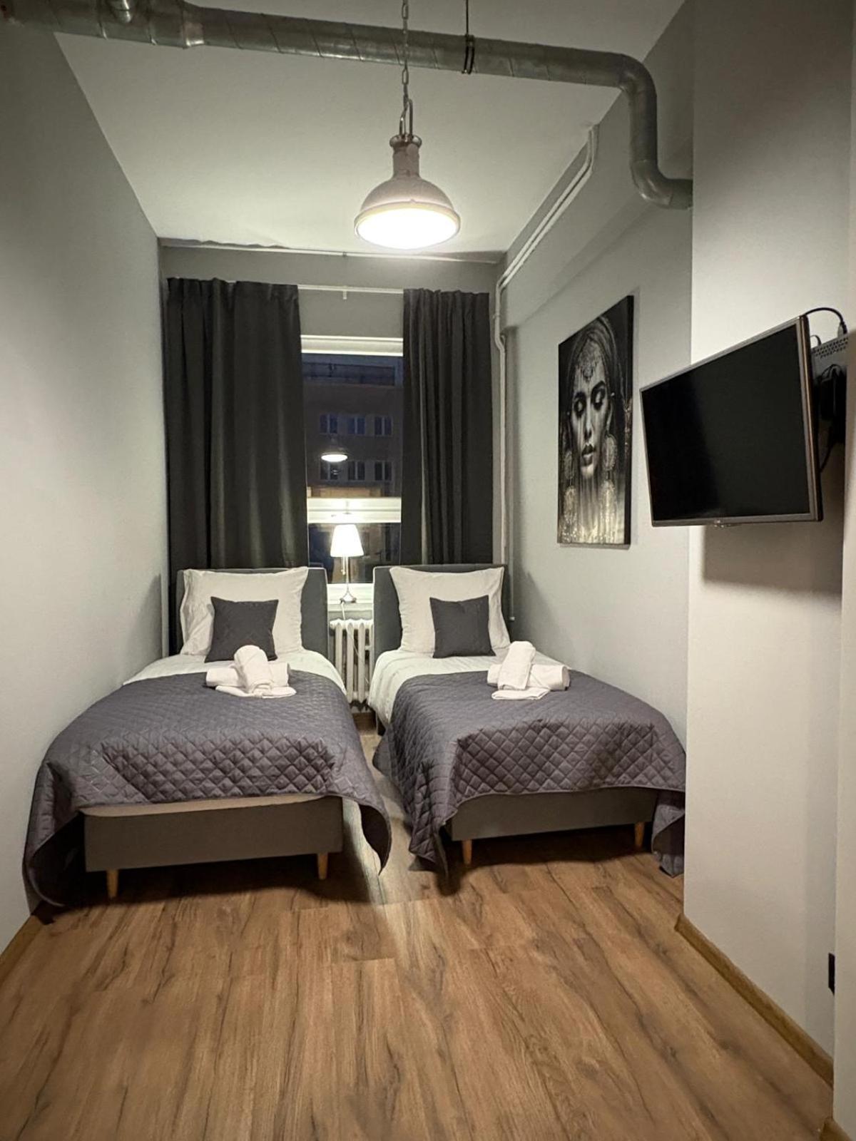 Hala Hostel - Pokoje Na Wylacznosc Tuz Przy Dworcu 그디니아 외부 사진